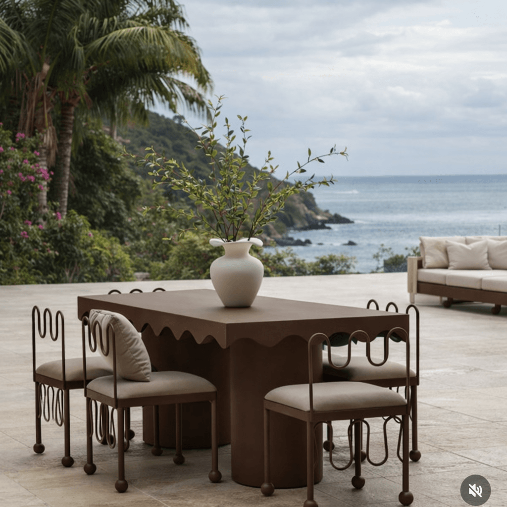 The Wavè Dining Table